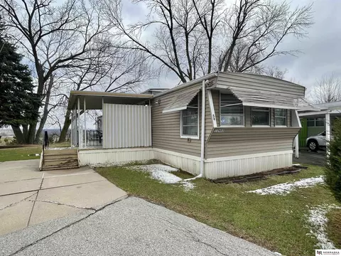 12603 Ruggles Plz #58, Omaha, NE 68164