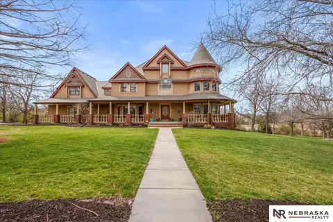 5401 Music Ln, Lincoln, NE 68516