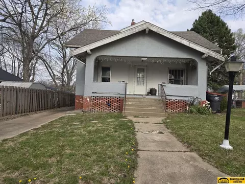 1116 N 7th St, Beatrice, NE 68310
