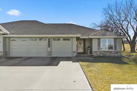 2823 Lakeside Dr, Plattsmouth, NE 68048