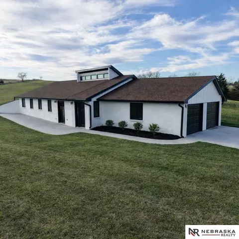 1863 154th Rd, Garland, NE 68360