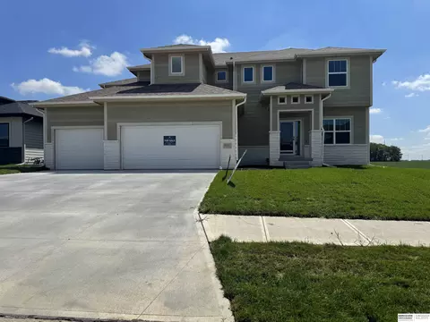 6327 N 207 St, Elkhorn, NE 68022