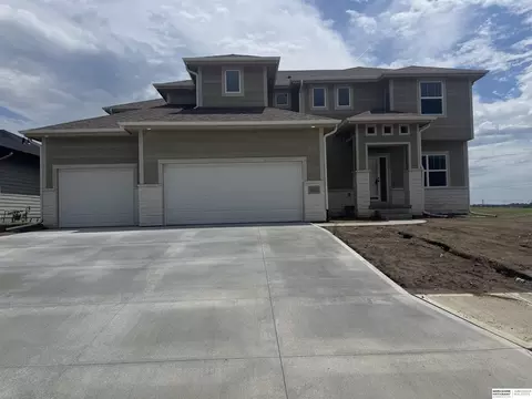 6327 N 207 St, Elkhorn, NE 68022