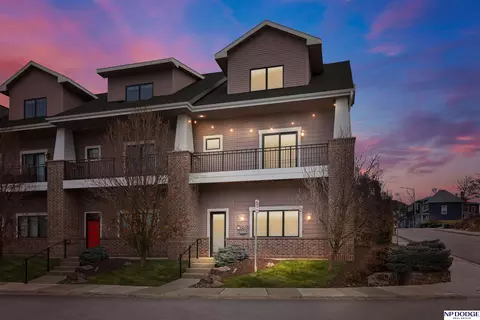 819 S 31 St, Omaha, NE 68105