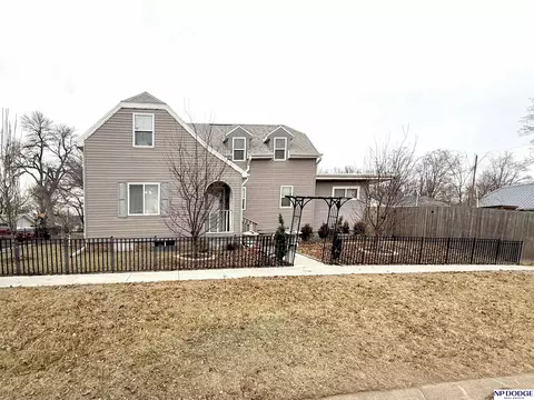 314 W 2nd St, Oakland, NE 68045