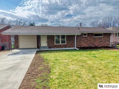 1641 N 76th St, Lincoln, NE 68505