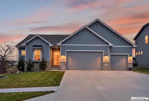 9613 S 183rd Ave, Omaha, NE 68136