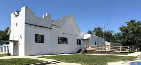 604 W Court St, Beatrice, NE 68310