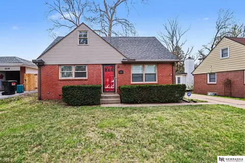 2225 Burnham St, Lincoln, NE 68502