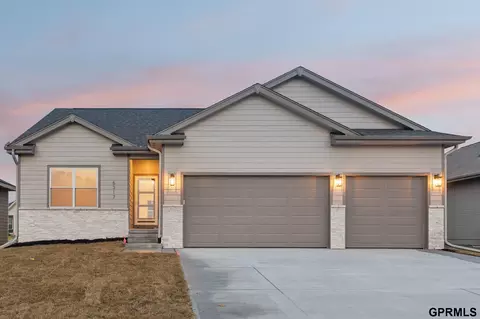 6317 S 208 Ave, Elkhorn, NE 68022