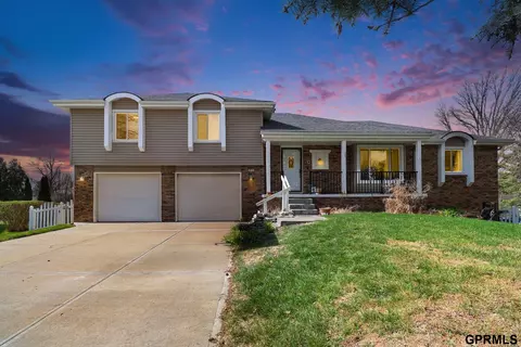14741 Castelar Cir, Omaha, NE 68144