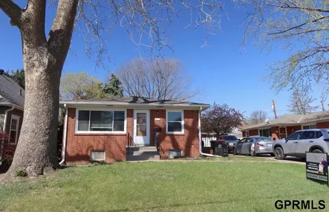 835-837 S 40th St, Lincoln, NE 68510