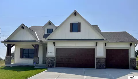 20505 Ogden St, Elkhorn, NE 68022