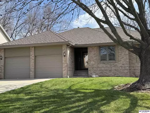 6247 S 100 St, Omaha, NE 68127
