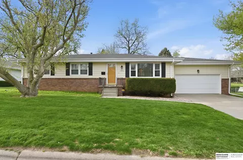 4941 Bancroft St, Omaha, NE 68106