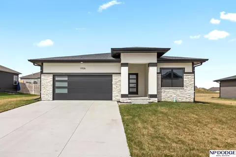 11926 S 117 St, Papillion, NE 68046