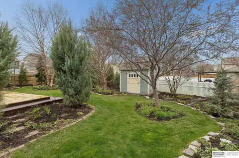 Exterior - 610 Ruby Rd, Papillion, NE 68133 photo 8 of 9