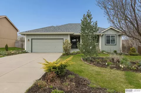 610 Ruby Rd, Papillion, NE 68133