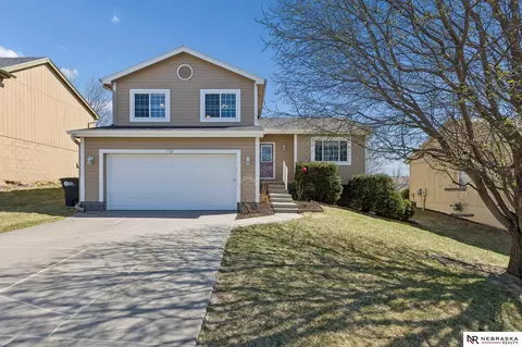 7721 Morris St, Omaha, NE 68122