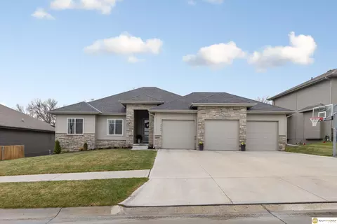 2304 N 188 St, Elkhorn, NE 68022