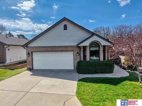 6925 Forest Lake Blvd, Lincoln, NE 68516
