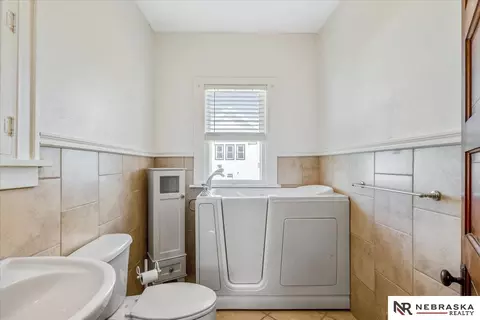 Bath - 412 E 2nd St, Wahoo, NE 68066 photo 2 of 2