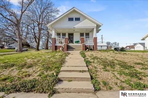 412 E 2nd St, Wahoo, NE 68066