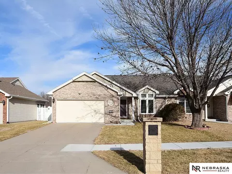 2910 Raleigh St, Lincoln, NE 68516