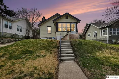 4925 William St, Omaha, NE 68106