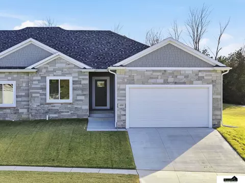 4901 Spire St, Lincoln, NE 68516