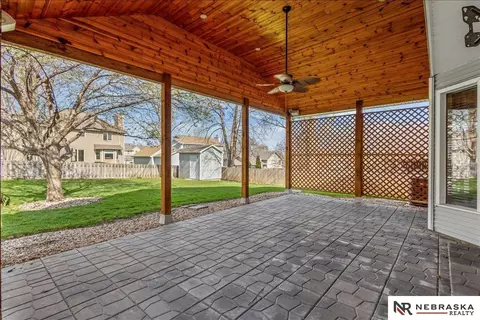 17048 M St, Omaha, NE 68135