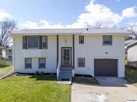 4606 N 54th Cir, Omaha, NE 68104