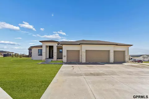 5705 N 197 Ave, Elkhorn, NE 68022
