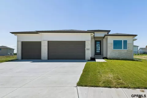 19509 Ellison Ave, Elkhorn, NE 68022