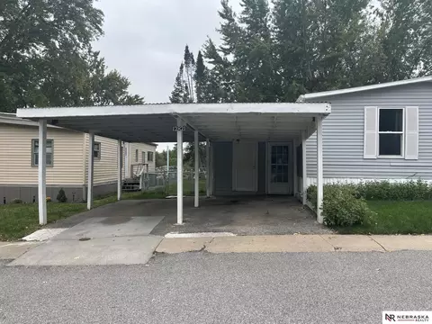 12821 Glenvale Plz #178, Omaha, NE 68164