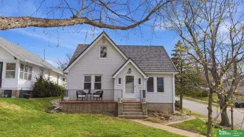 4623 Pacific St, Omaha, NE 68106