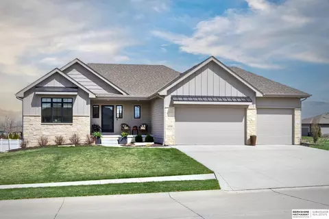 21714 K St, Elkhorn, NE 68022