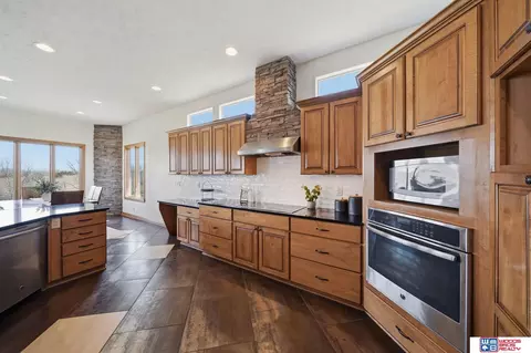 Kitchen - 1530 Deer Trl, Roca, NE 68430 photo 6 of 7