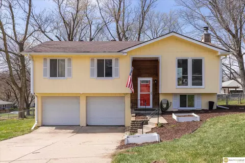 5614 N 80 St, Omaha, NE 68134