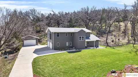 9678 Oak Valley Rd, Blair, NE 68008