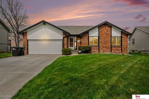 11306 Corby St, Omaha, NE 68164