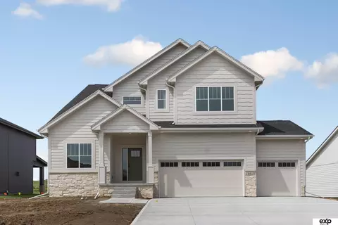 10010 S 184th St, Omaha, NE 68136