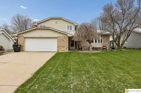 6348 S 94th St, Omaha, NE 68127