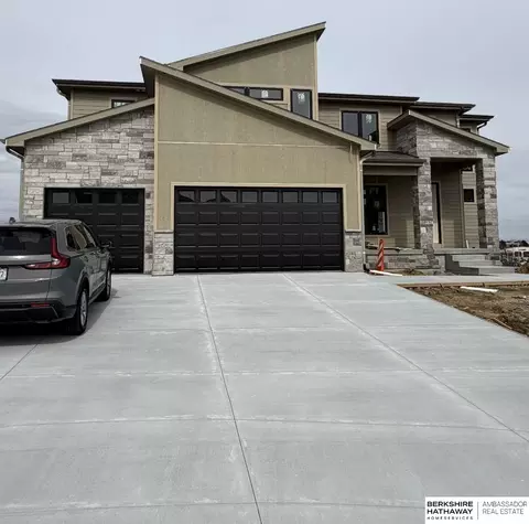 2432 S 182nd Cir, Omaha, NE 68130