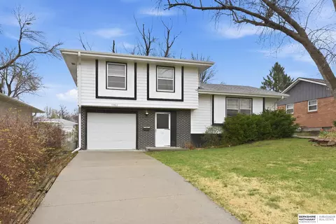 13502 Spring St, Omaha, NE 68144