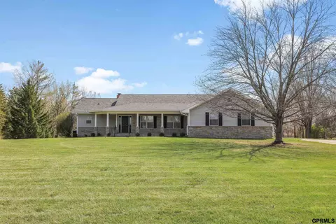 3301 Birchwood Dr, Bellevue, NE 68123