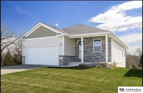 200 Pebble Bch, Lincoln, NE 68520