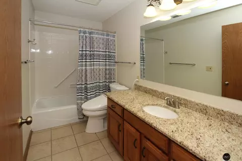 3001 S 51st St #3305, Lincoln, NE 68506