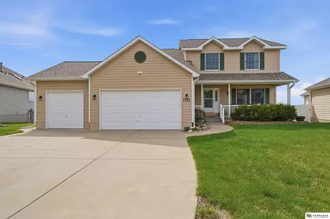 7727 Orourke Dr, Lincoln, NE 68516