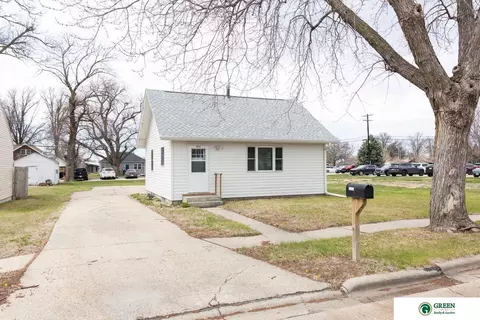 2015 N Grant Ave, York, NE 68467